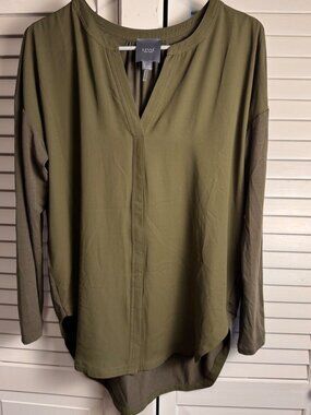 Lysse Womens small Olive Green V-Neck High-Low Tunic blouse mixed media